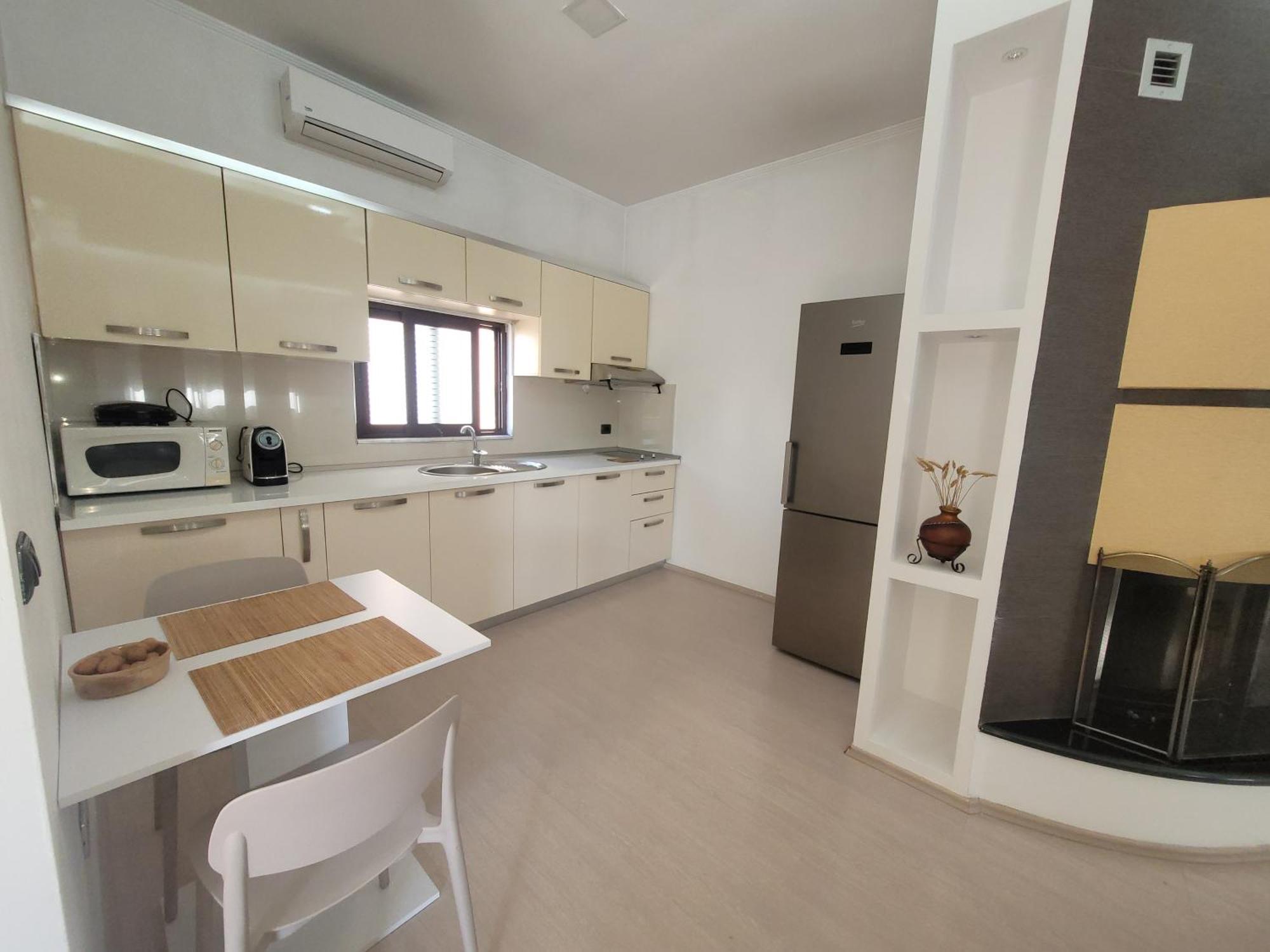 An Apartment With Fireplace ติรานา ภายนอก รูปภาพ