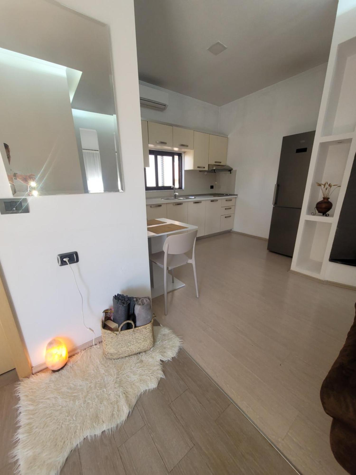 An Apartment With Fireplace ติรานา ภายนอก รูปภาพ